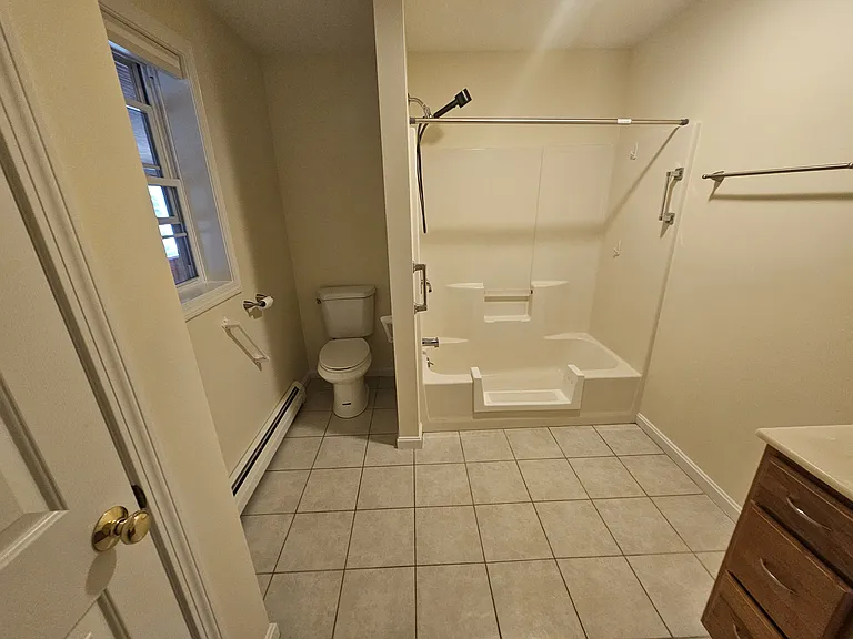 585 High St — Photo 11