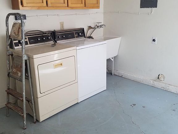 5th image of 562 Tangerine Dr