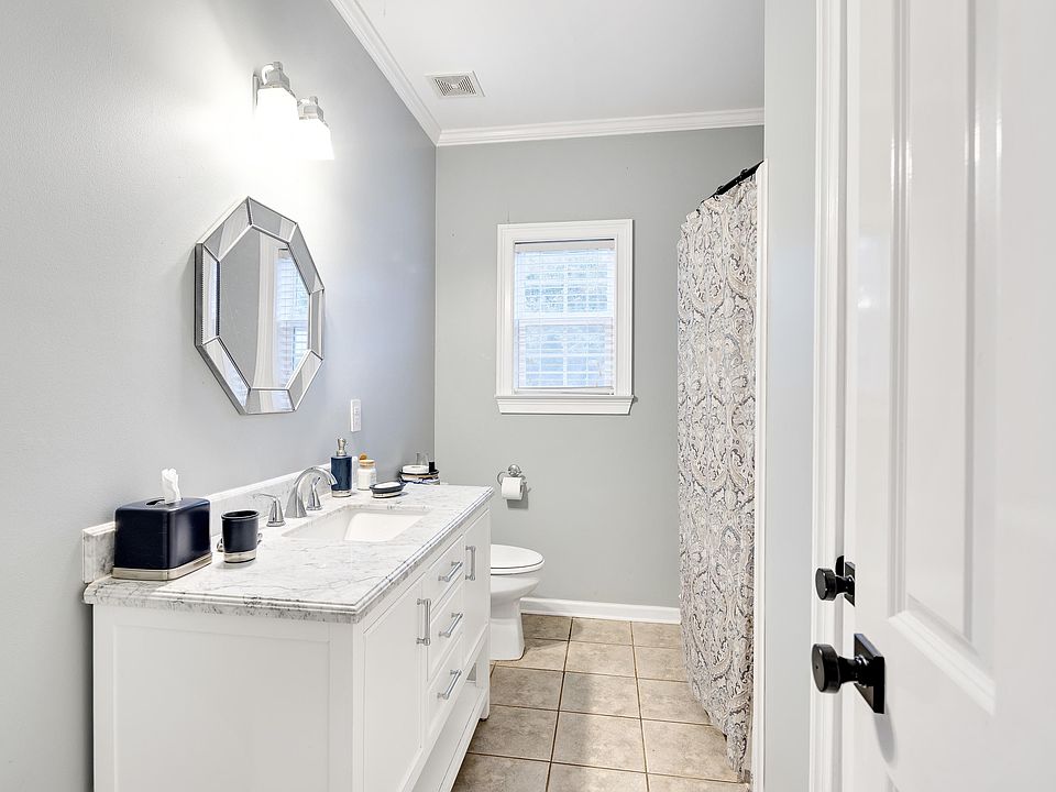 19th image of 1095 Culbreath Rd