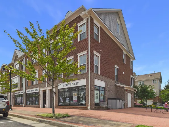 10068 Market St, Manassas, VA 20110