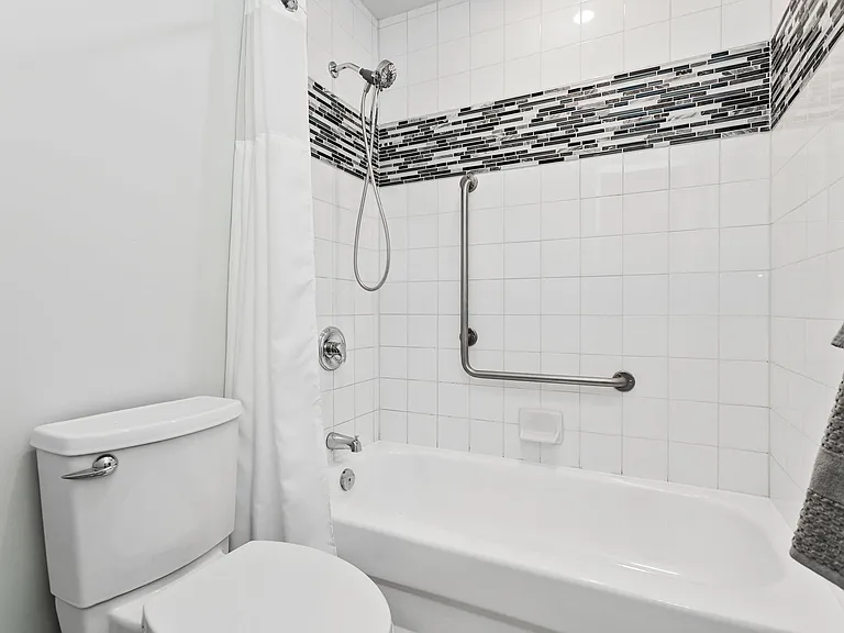 330 McLeod St — Photo 12