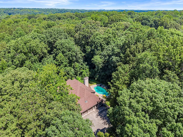 5785 Northside Dr — Photo 48