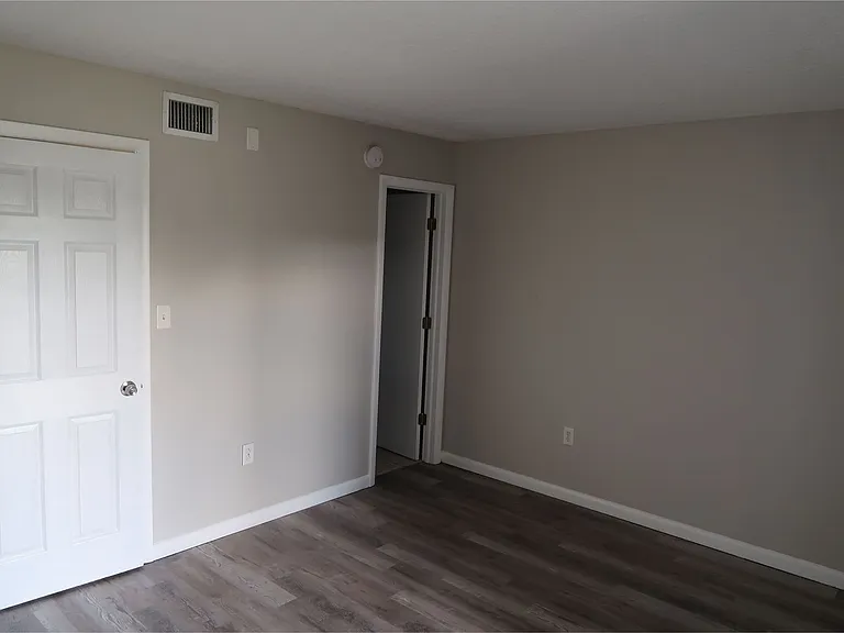 Janie B Apartments — Photo 16