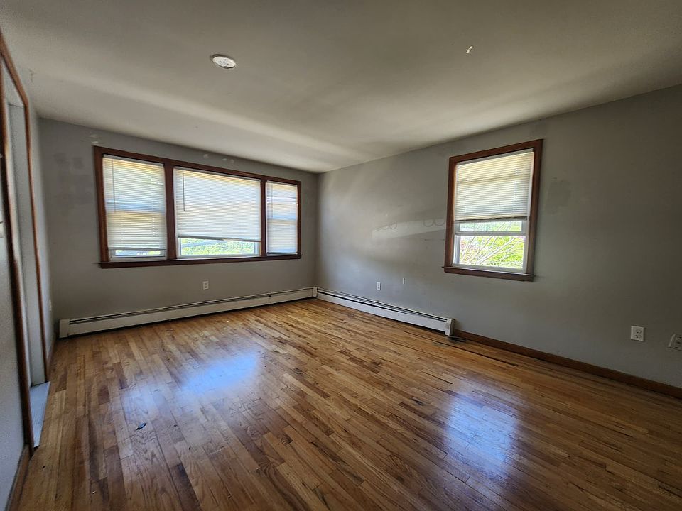 1st image of 127 Warner St #22
