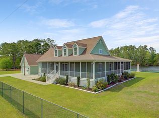 438 Honor Ln, Ridgeville, SC 29472