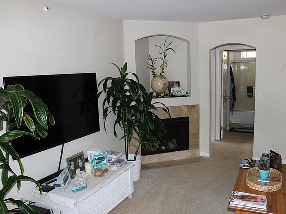 3rd image of 4205 Lamont St Unit 1