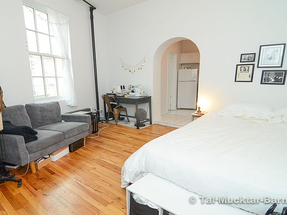 2nd image of 500 Hudson St #3