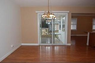 2nd image of 1943 Country Knolls Ln