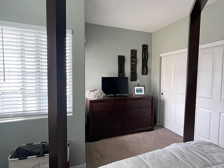 4933 Brighton Ave — Photo 6