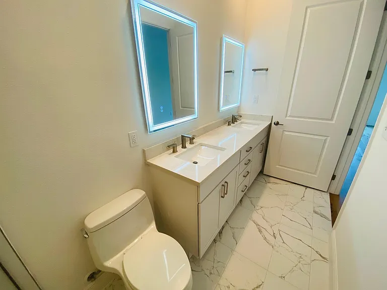 644 3rd Ave S #303 — Photo 37