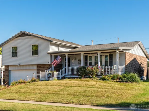 240 Porter Dr, Englewood, OH 45322