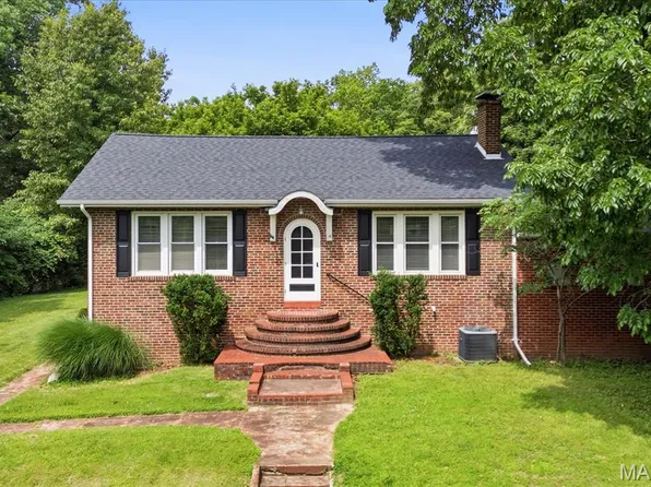 21 Creston Dr, Belleville, IL 62223