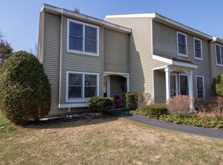 10 Raleigh Dr, Halfmoon, NY 12065