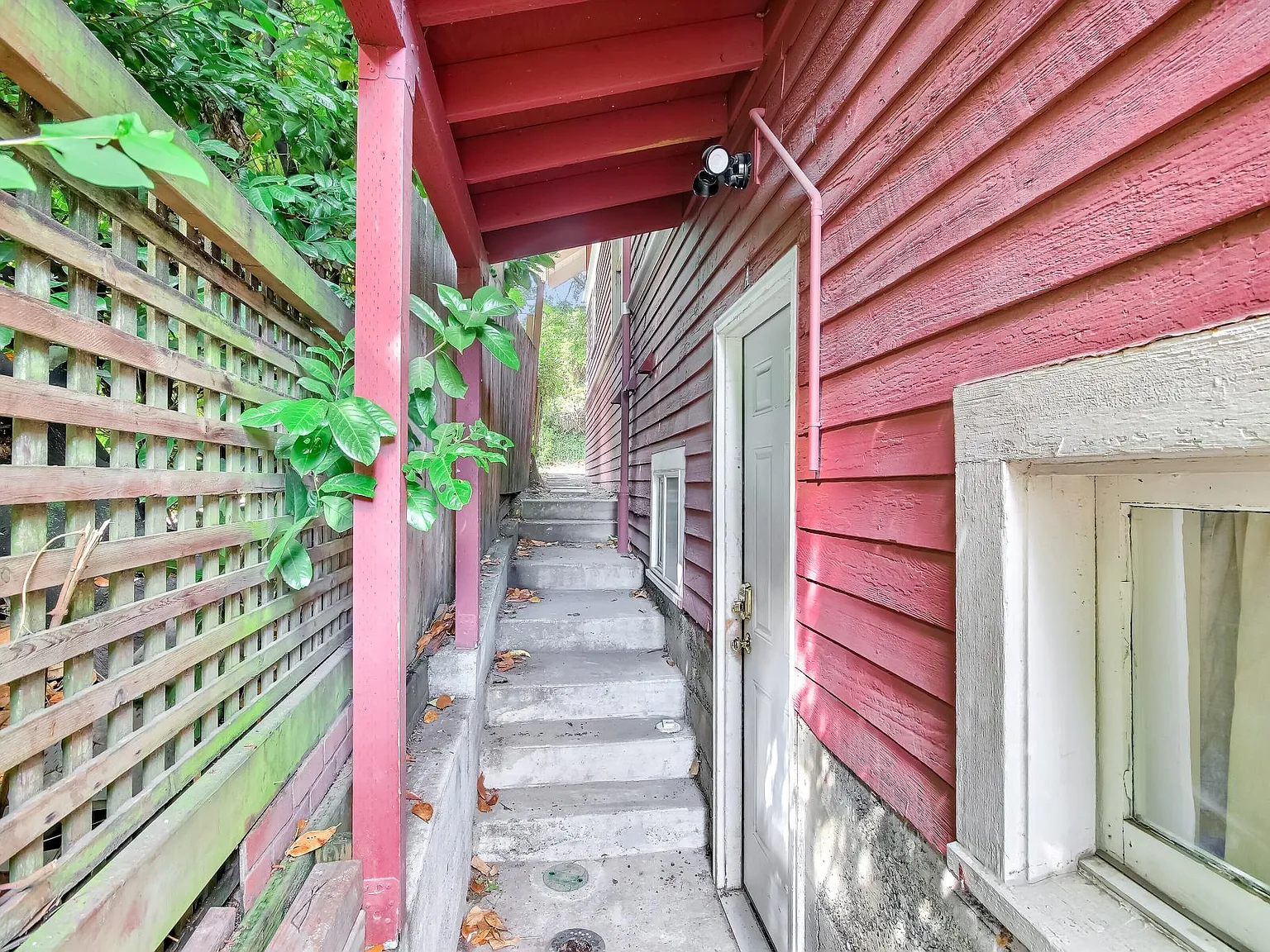 3 bed, 800 sqft, $2,995 — Photo 2