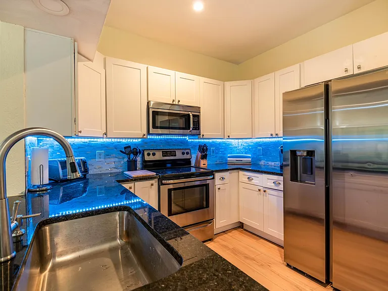 1901 Westminster Cir #6 — Photo 17