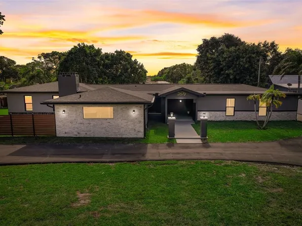 2679 Haines Bayshore Rd, Clearwater, FL 33760