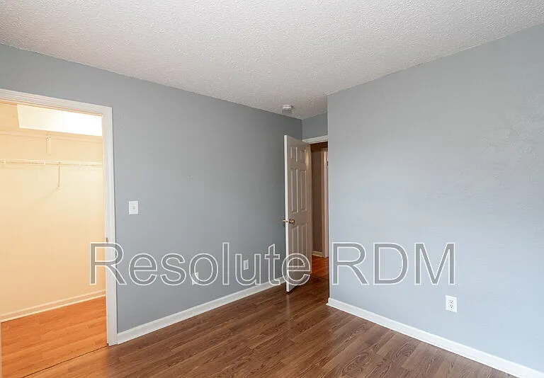 11968 Locus Ln — Photo 24