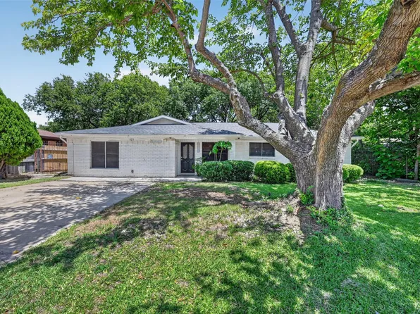423 McKown Dr, Mansfield, TX 76063