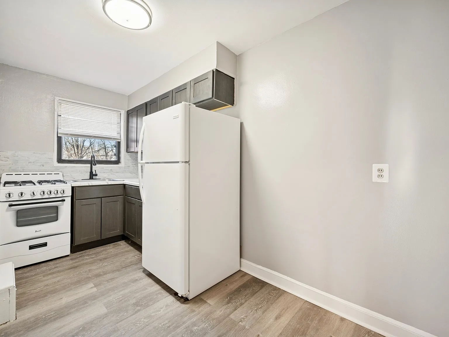 Gorgeous Apartment Available Now! — Photo 3