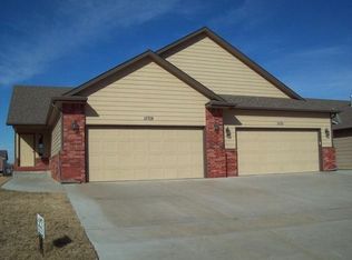 12708 E Willowgreen Cir, Wichita, KS 67207