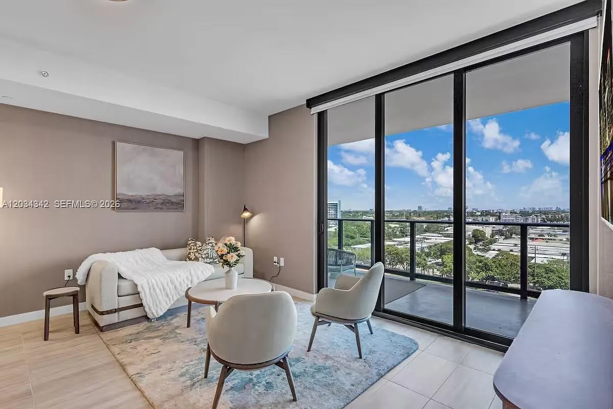 2 bed, 1.0 bath, $5,499 — Photo 4