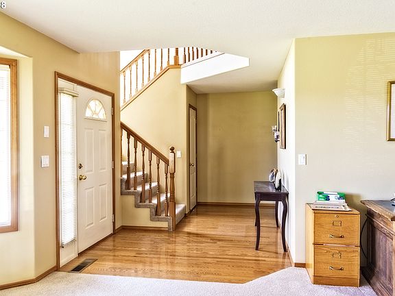 3rd image of 643 E Stonecreek Dr