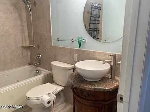 4th image of 2750 Ocean Shore Blvd APT 2