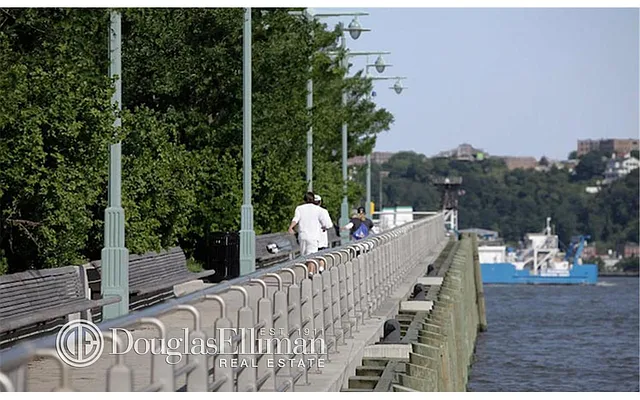 Rented by Douglas Elliman | media 31