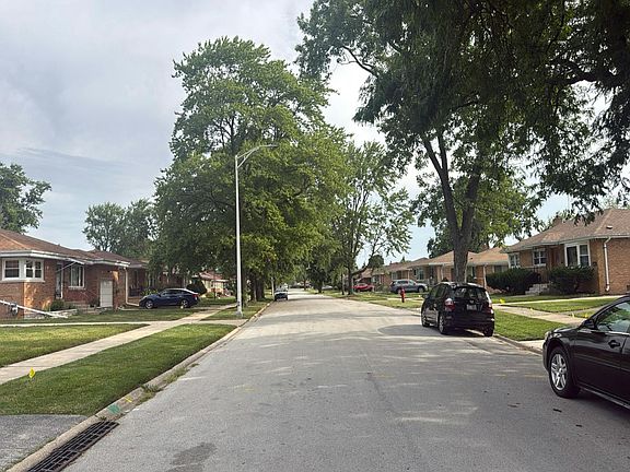 5th image of 16409 Greenwood Ave