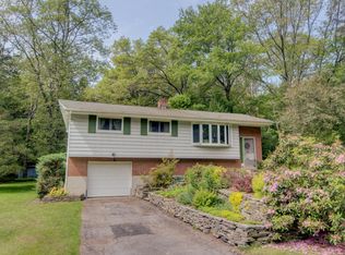 451 Oak St, Cresco, PA 18326