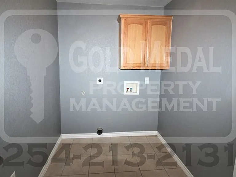 401 Hedy Dr — Photo 31