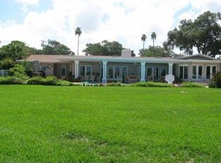 320 Harbor View Ln, Largo, FL 33770