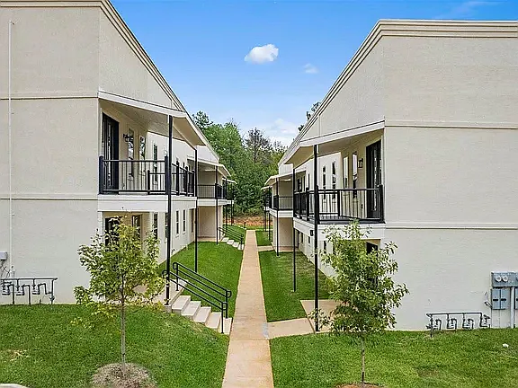 1212 Centennial Trl — Photo 10