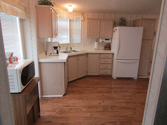 5th image of 1701 W Commerce Ave #168