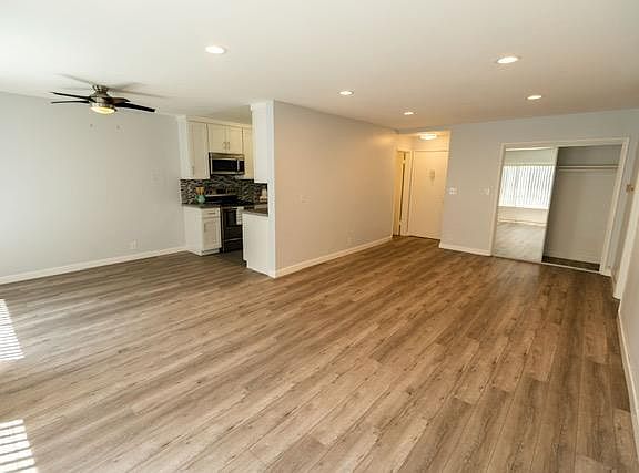 3rd image of 231 N La Peer Dr APT 202
