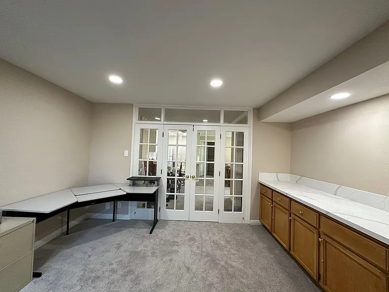 552 N Bellflower Blvd — Photo 13