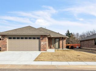 208 Meadow Dr, Newcastle, OK 73065
