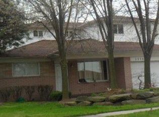 27158 El Capitan Dr, Warren, MI 48092