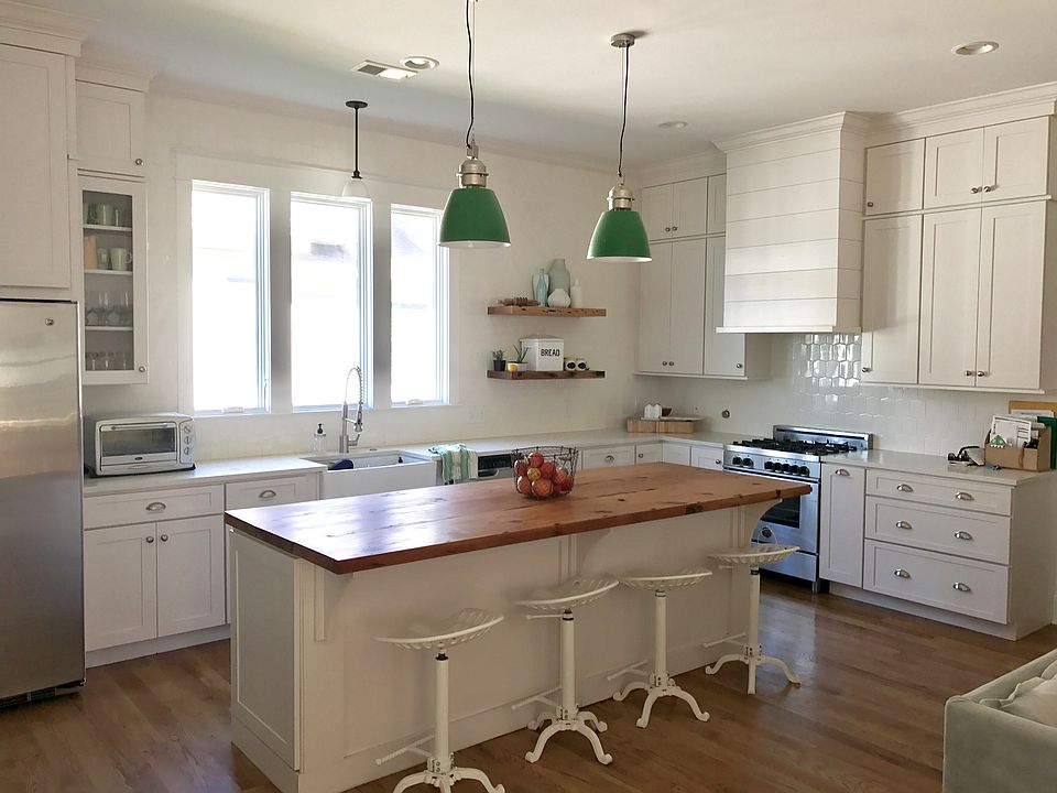 1st image of 3401 Colebrook Dr