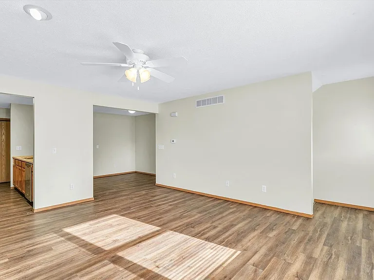 2721 Rainbow Ave — Photo 23