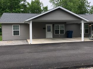 1105 N Monroe St #C, Marion, IL 62959