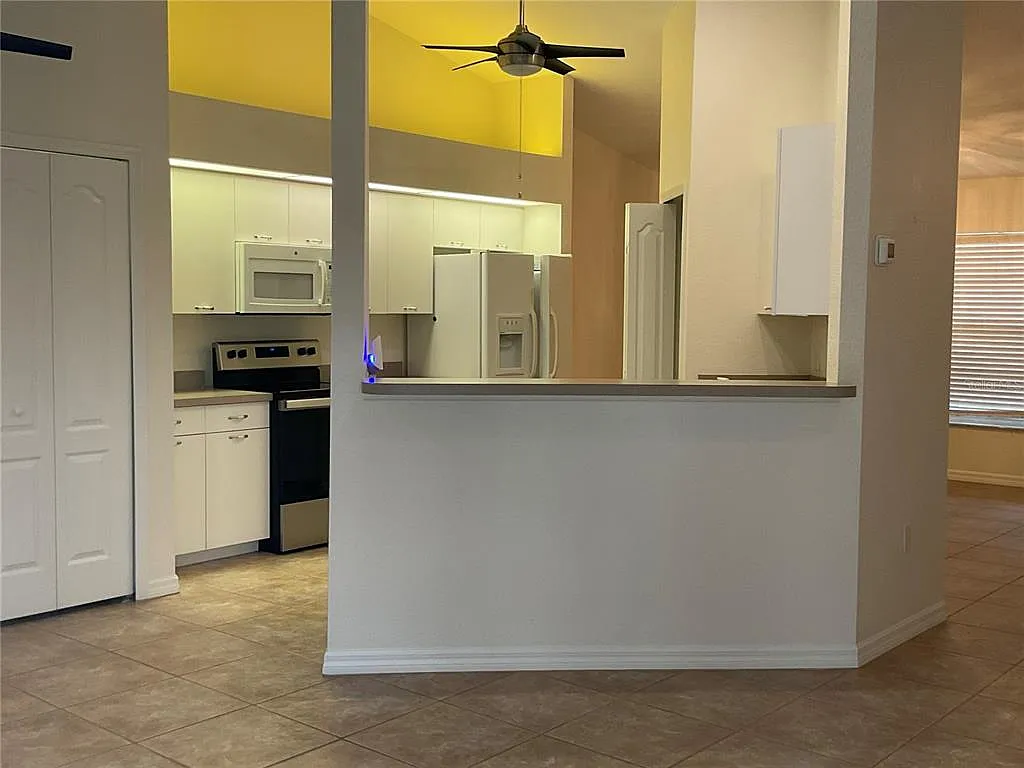 2 bed, 1.0 bath, 1128 sqft, $1,650 — Photo 4