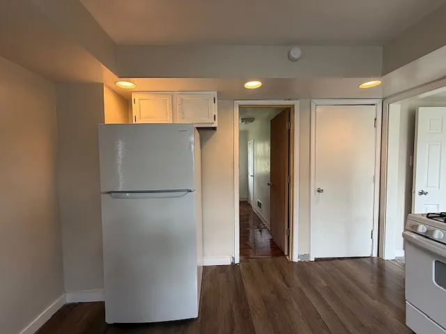 208 S Bendix Dr — Photo 6