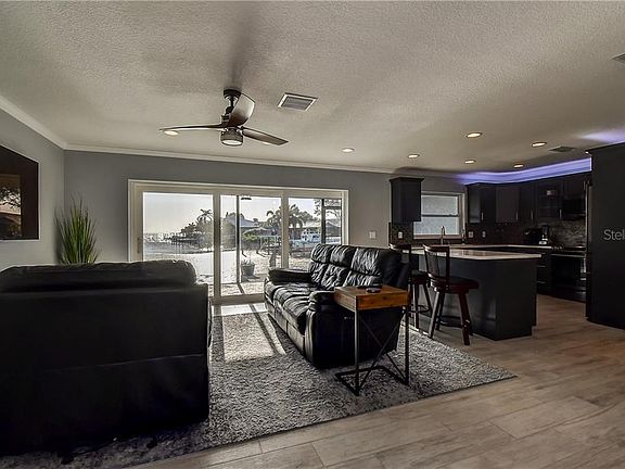 4th image of 4198 Beach Dr SE