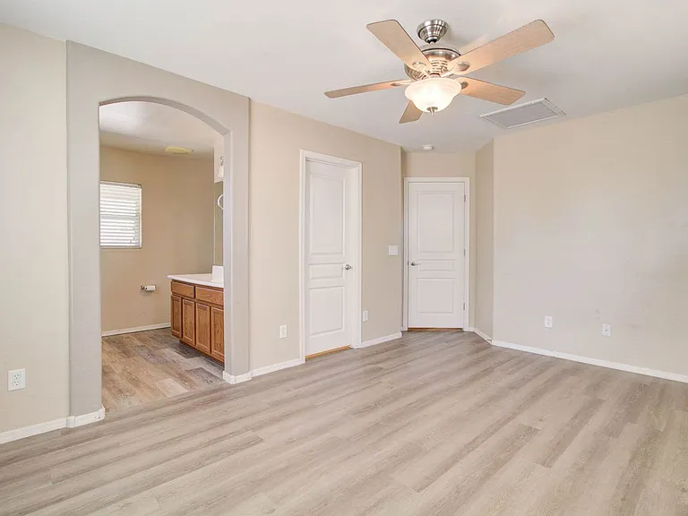 41375 W Cahill Dr — Photo 26