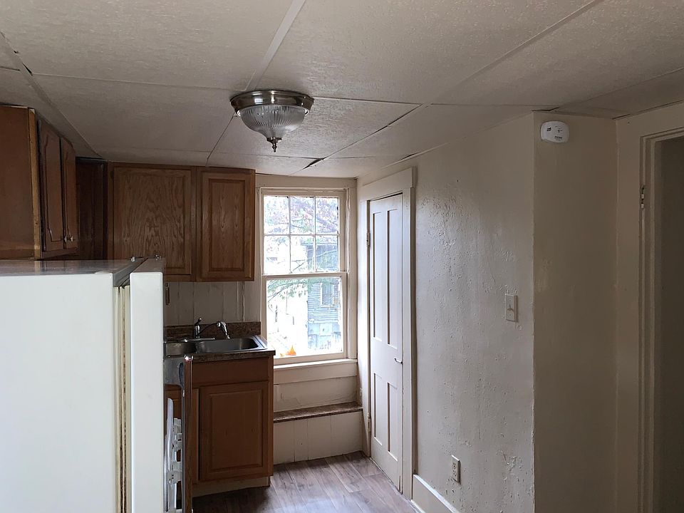 1st image of 405 3rd St #Up