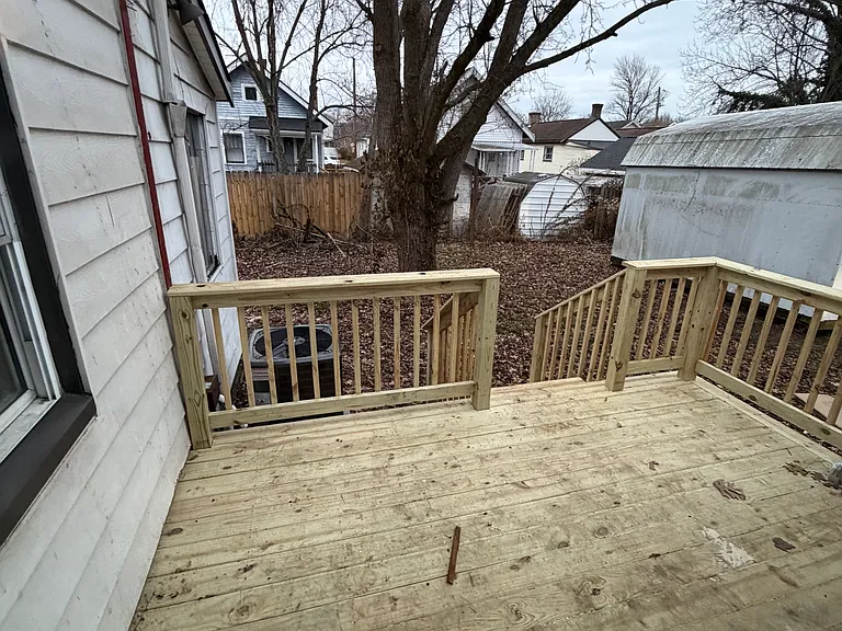 2732 Latonia Ave — Photo 10