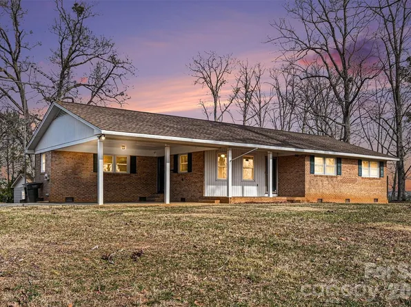 238 Lakeview Dr, Blacksburg, SC 29702