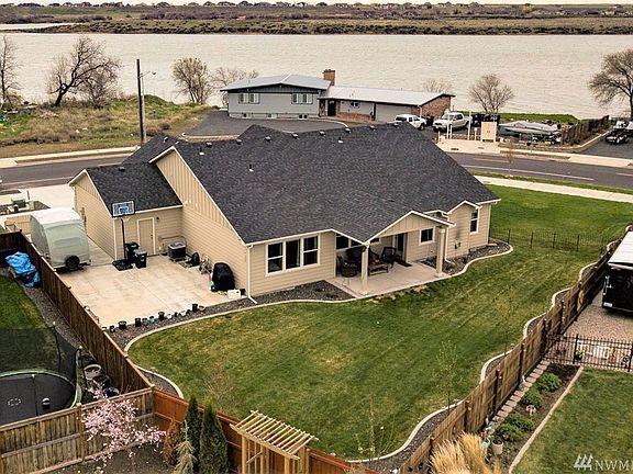 2nd image of 4530 W Peninsula Dr
