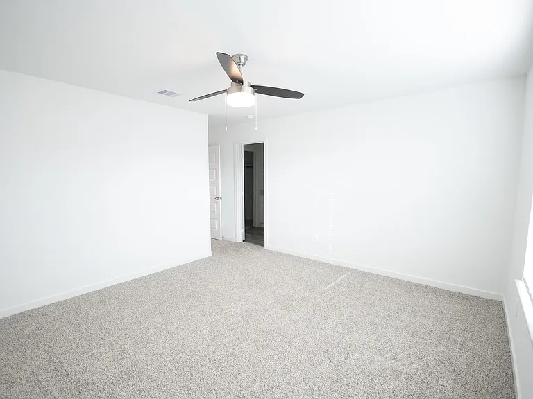 10217 Berkeley Springs Trl — Photo 11